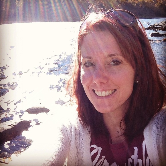 Meet your Posher, Jacquelyn - Picture 2 of 5